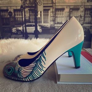 ModCloth peacock feather 2.75” (7 cm) heels.